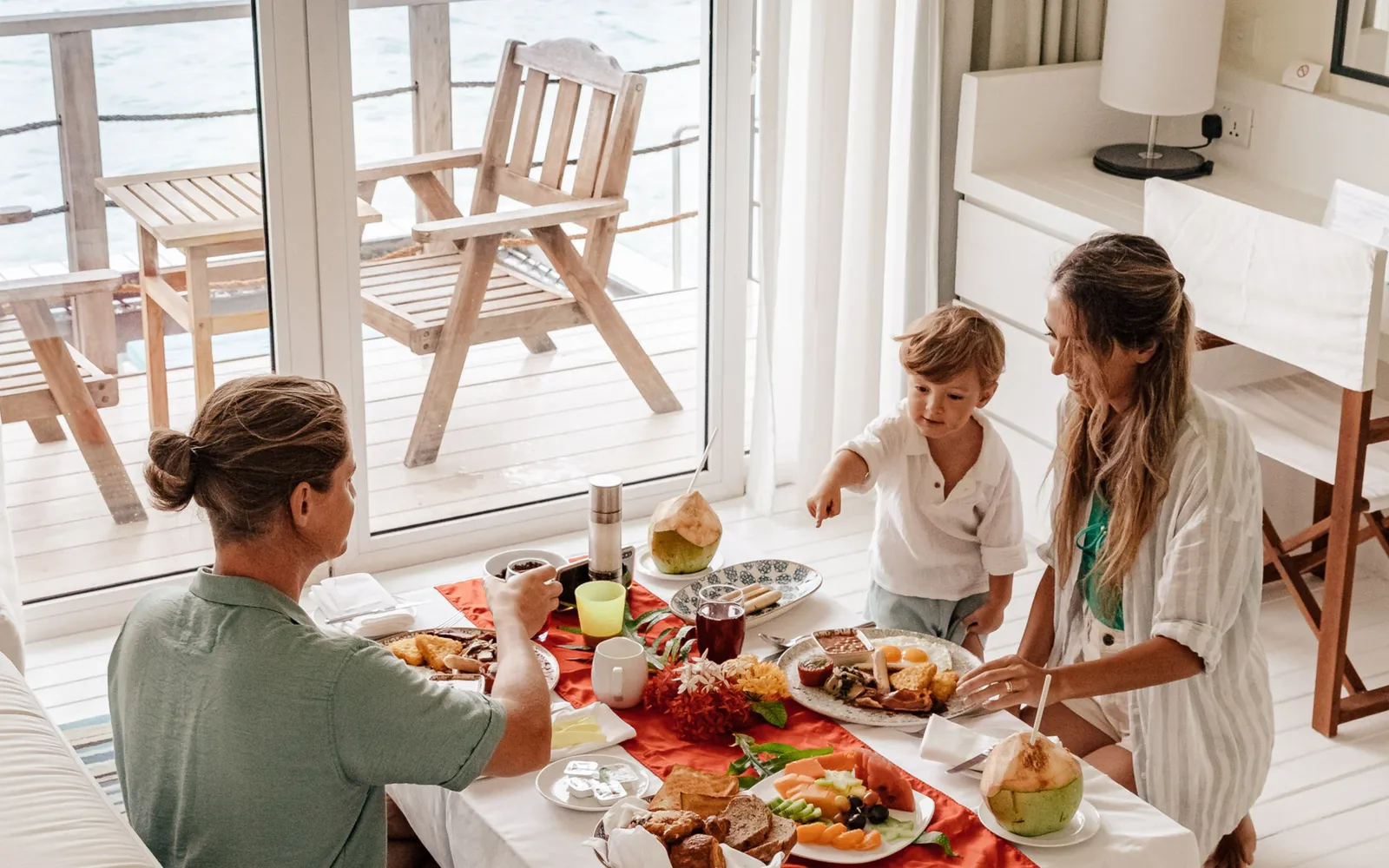 칸두마 몰디브 Kids Stay & Eat Free